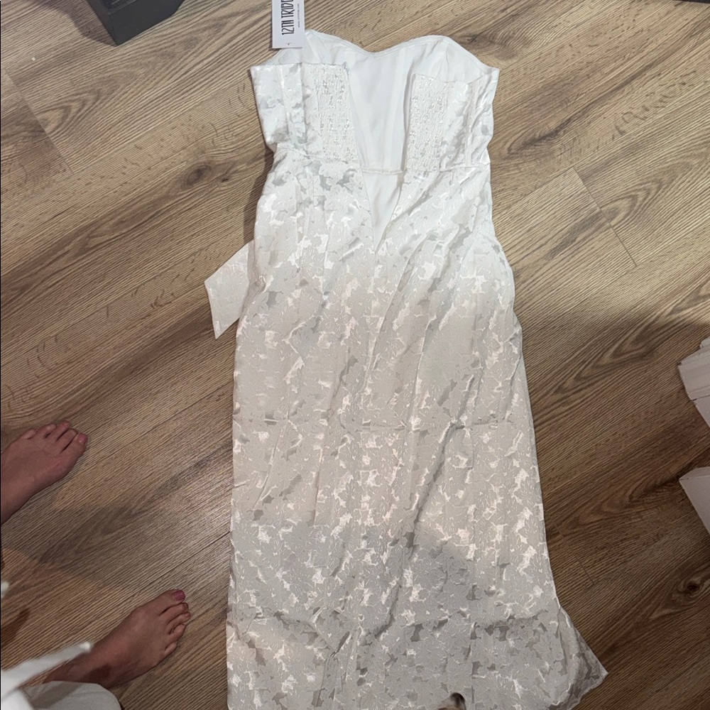 12th Tribe White Floral Strapless Dress - Picture 4 of 5